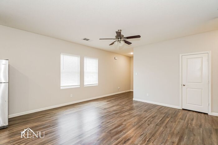 Building Photo - 6202 Old Bridge Way