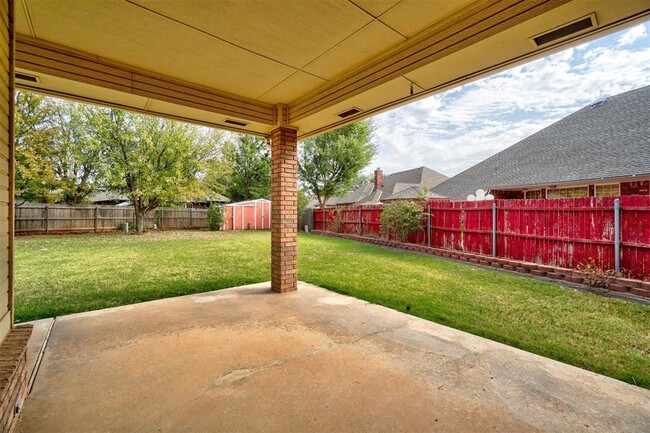 Building Photo - 15604 Shadow Mountain Dr