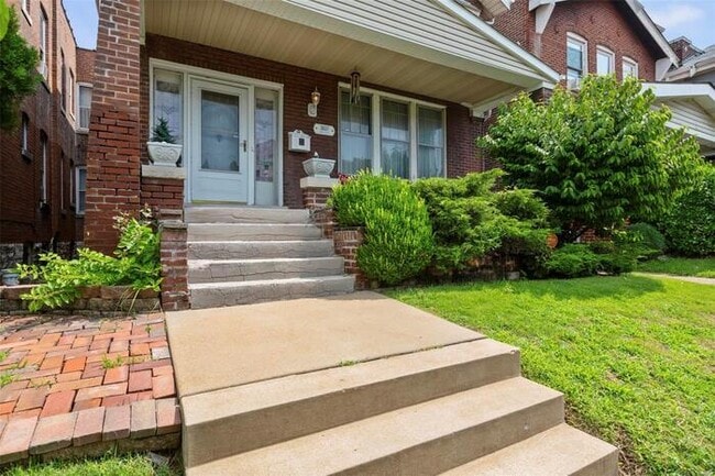 Building Photo - Fantastic 3bd/1.5ba home! Coming soon!