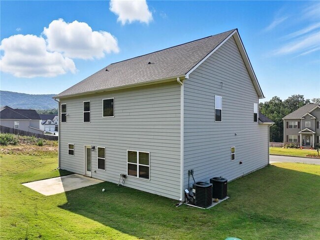 Building Photo - 33 N Village Cir