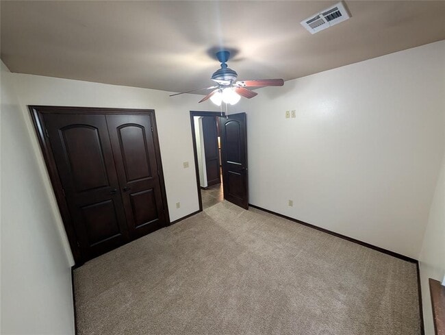 Building Photo - 9000 Lolly Ln