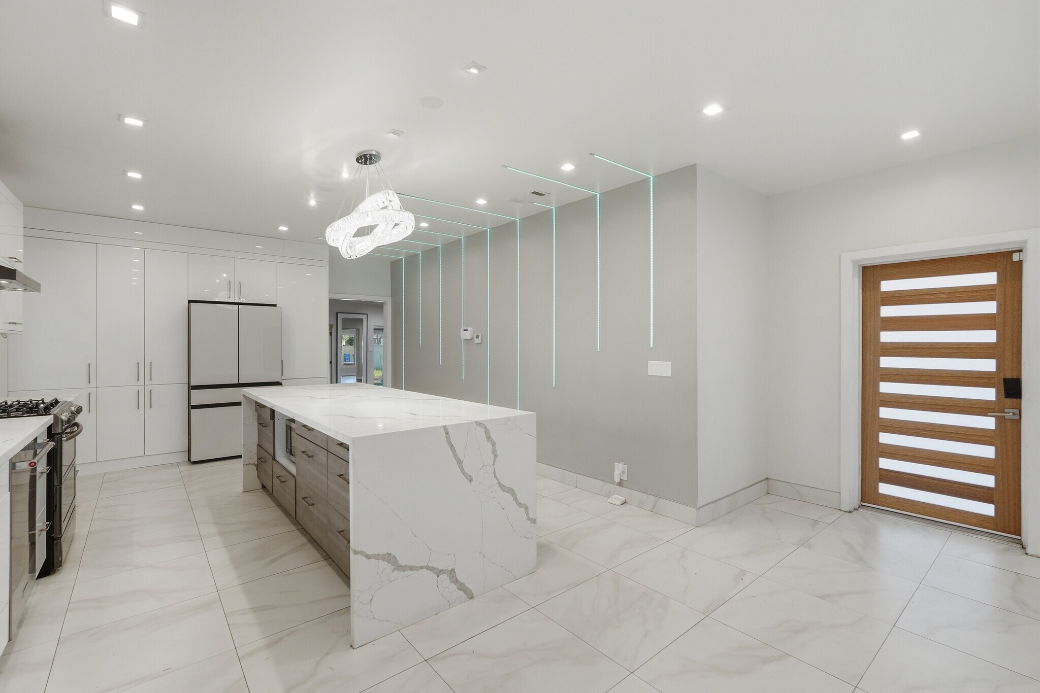 Building Photo - 8647 Corbin Ave