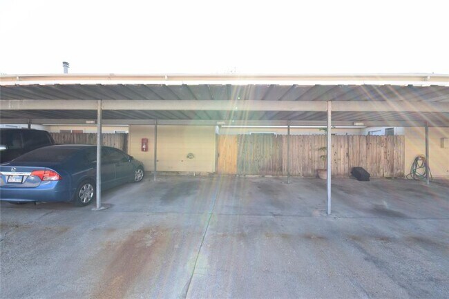 Building Photo - 8102 Amelia Rd