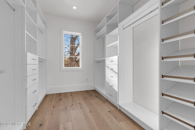 Building Photo - 497 Norwood Ave