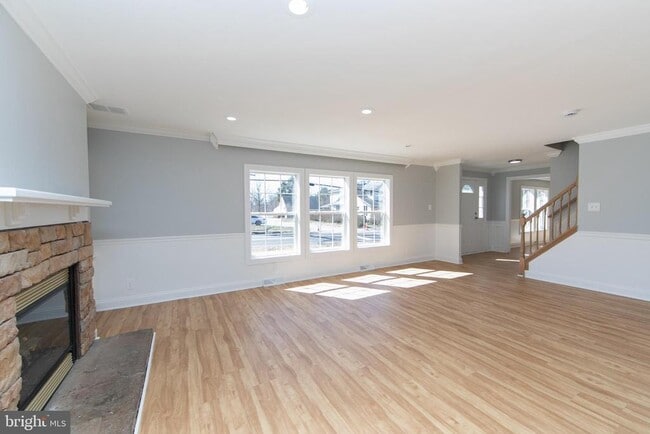 Building Photo - 605 Neck Rd