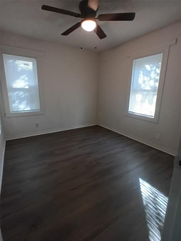 Building Photo - 4000 SE 10th Pl