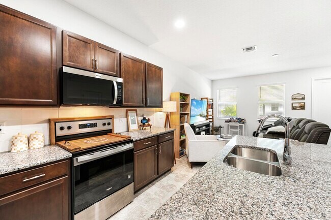 Building Photo - 16417 Mirabell Mnr Ln