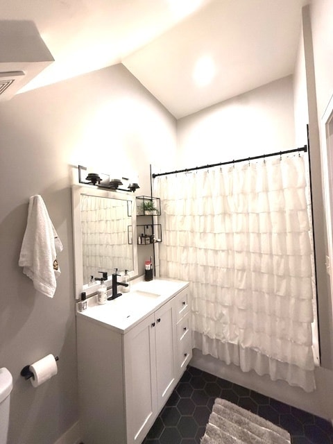 Building Photo - 2115 W Barry Ave