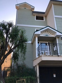 Building Photo - 1405 Oak Grove Ave