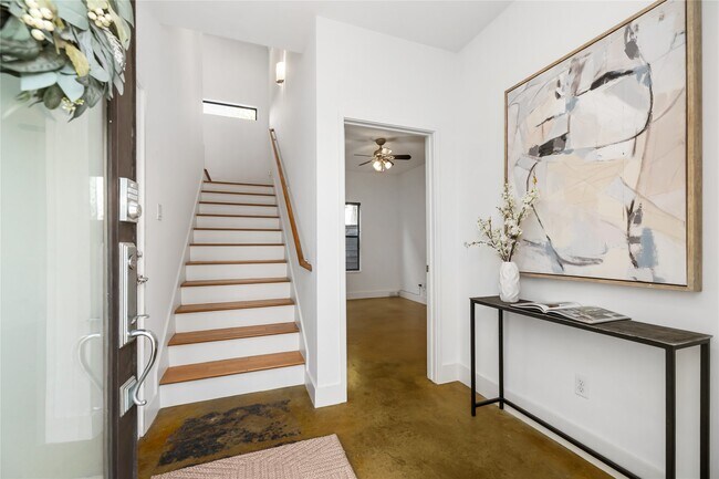 Building Photo - 5012 Cornish St