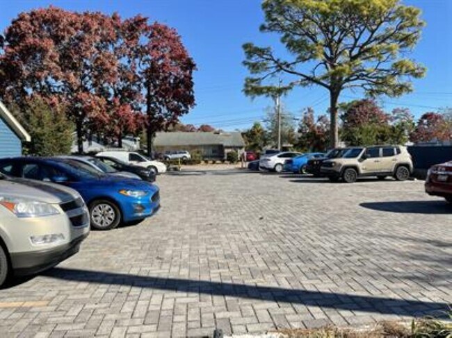 Building Photo - 505 63rd Ave N