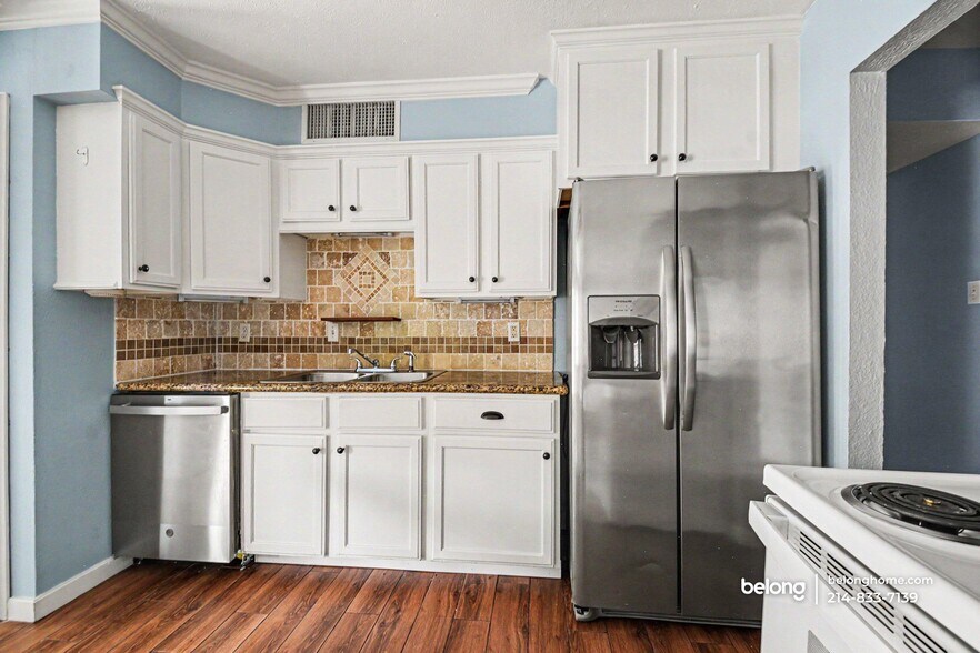 Building Photo - 5710 Briarcrest Dr