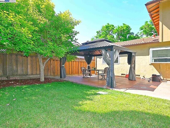 Building Photo - 4919 Mohr Ave