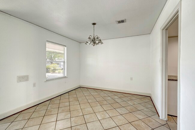 Building Photo - 5004 Holt St