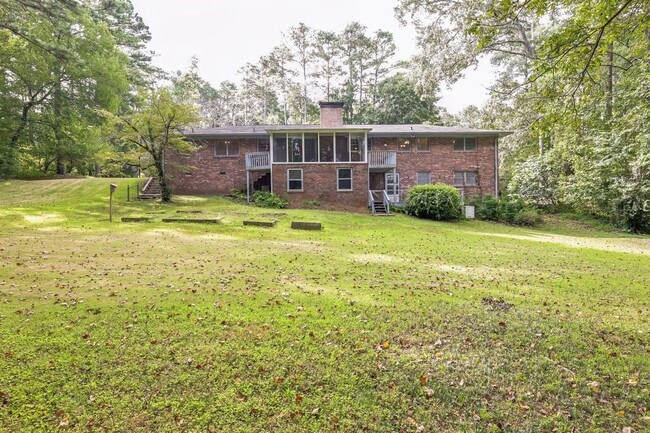Building Photo - Spacious 5BR / 3BA House in Marietta
