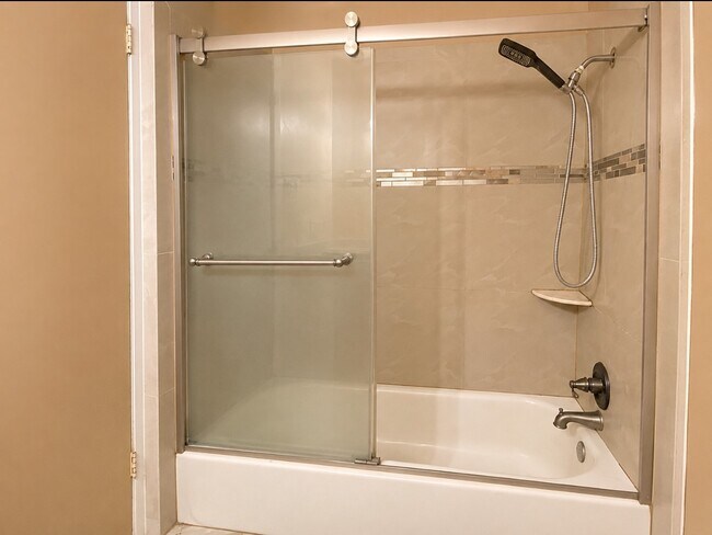 Building Photo - 7913 Grove Ridge Dr