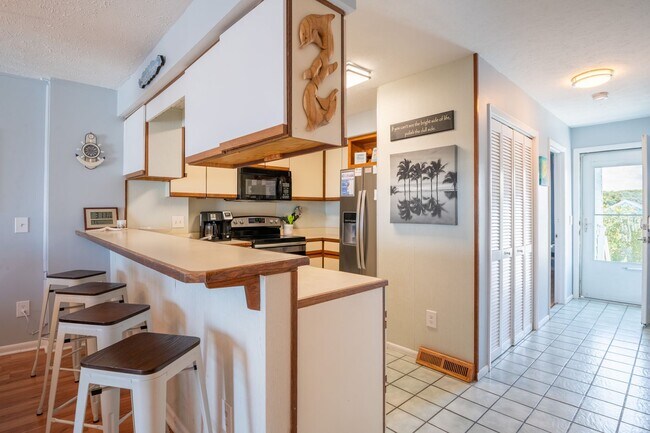 Building Photo - ALL-INCLUSIVE 95 DAYS FOR $95 A DAY DURING...
