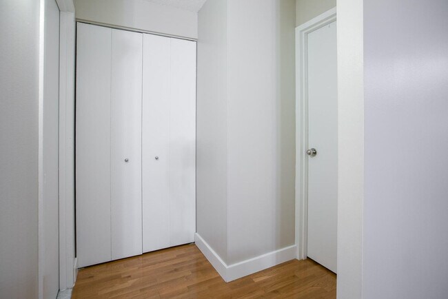 Building Photo - 58 W 91st St