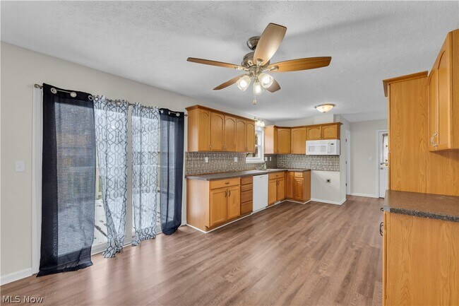 Building Photo - 5498 Broad Blvd