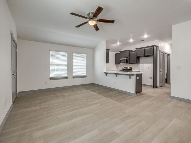 Building Photo - Beautiful New 3-Bed Duplex – Pet Friendly