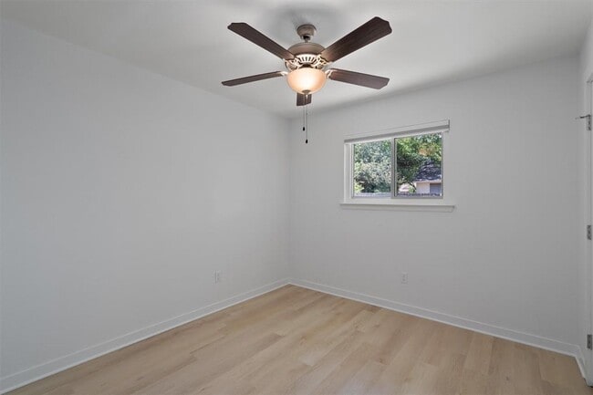 Building Photo - 8907 Creekmont Cove