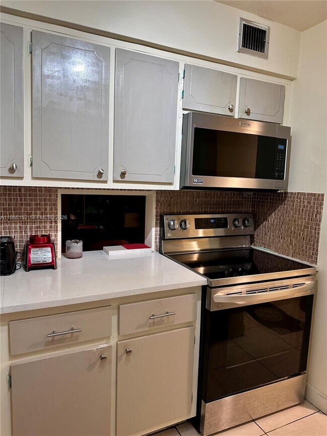 Building Photo - 1530 NE 191st St