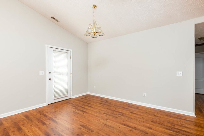 Building Photo - 300 Elkchester Cir