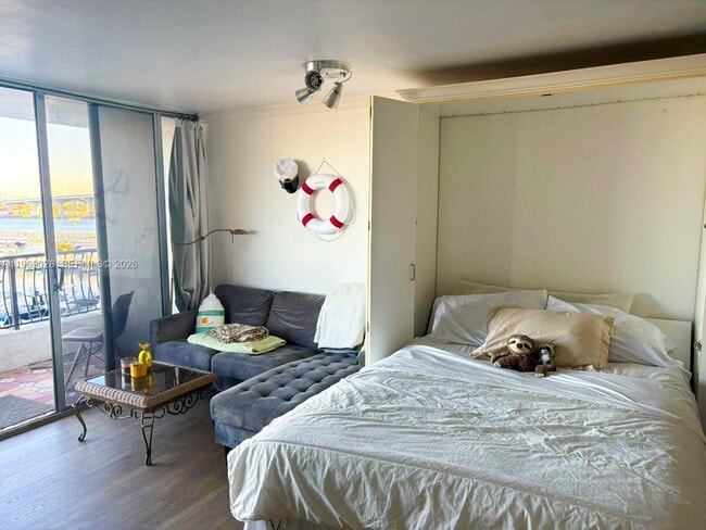 Building Photo - 555 NE 15th St