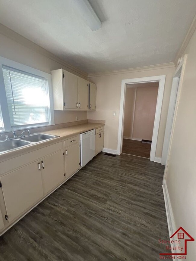 Building Photo - 3236 Hwy 70 E