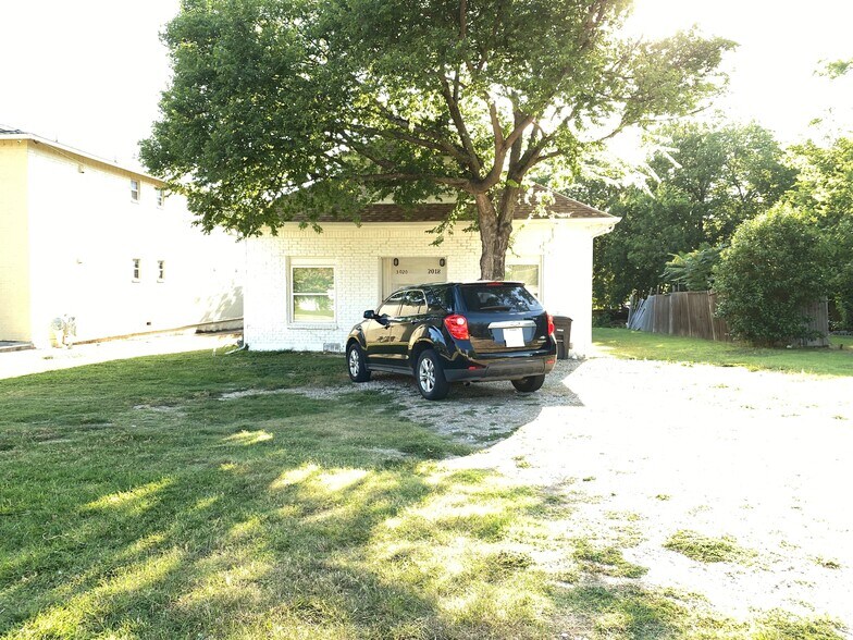 Front - 3020 Sappington Pl