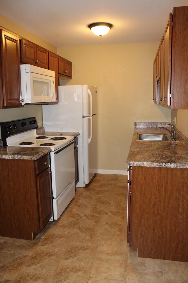Building Photo - 23200 Huron River Dr