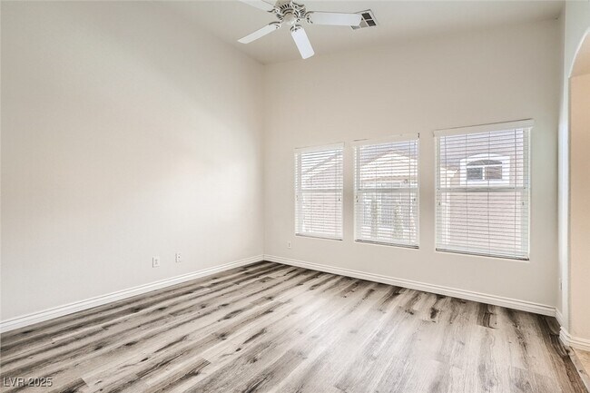 Building Photo - 8729 Horizon Wind Ave