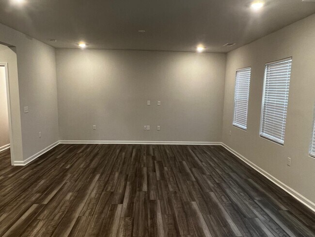 Building Photo - 4941 Arkose Dr