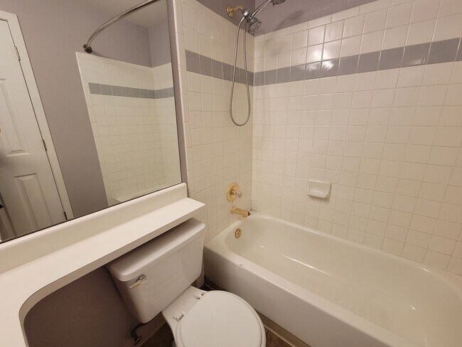 Building Photo - Super spacious 1 bedroom condo in South Boulder with reserved parking