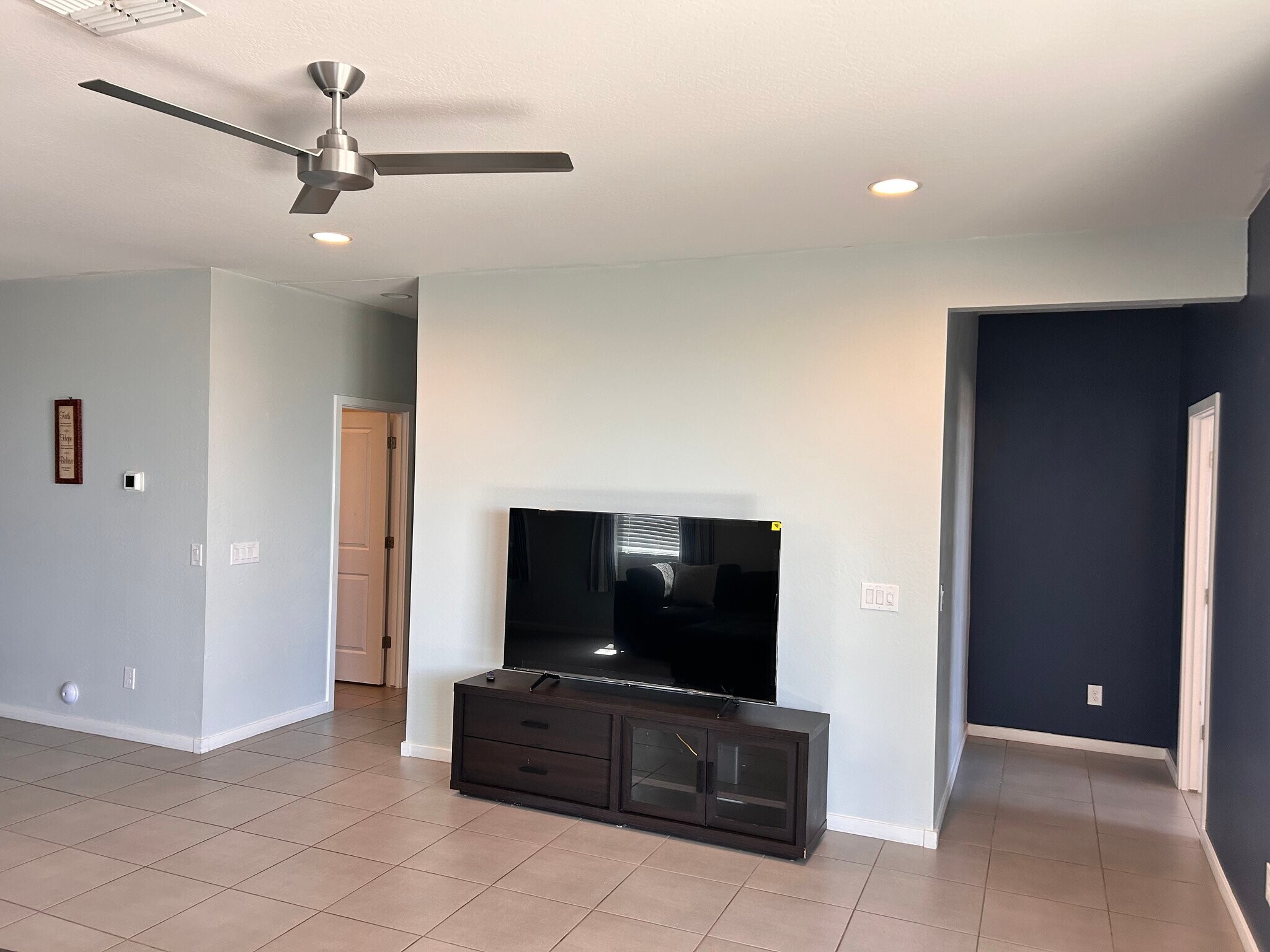 Building Photo - 4486 Stonecrop Dr