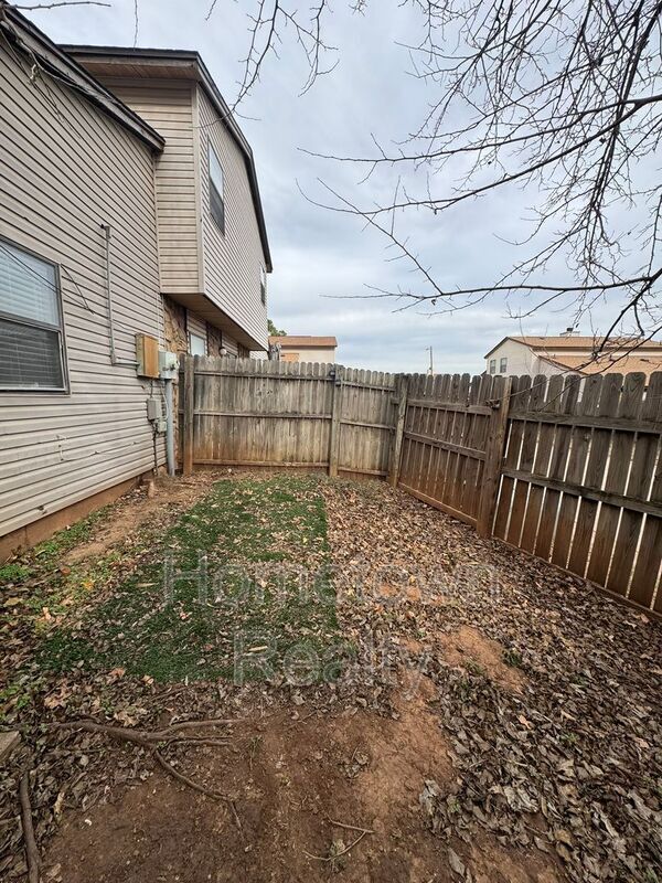 Building Photo - 922 NW 116th Court