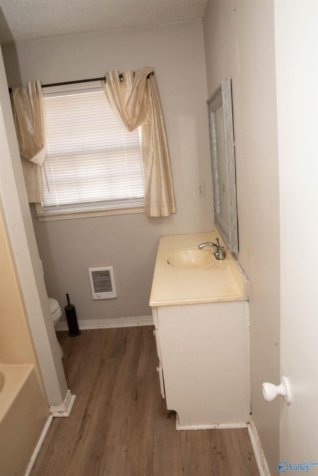 Building Photo - 3227 Clopton St SW