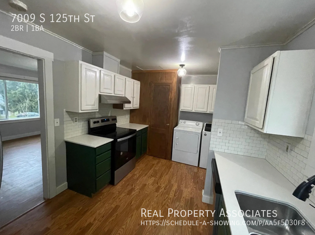 Building Photo - 7009 S 125th St
