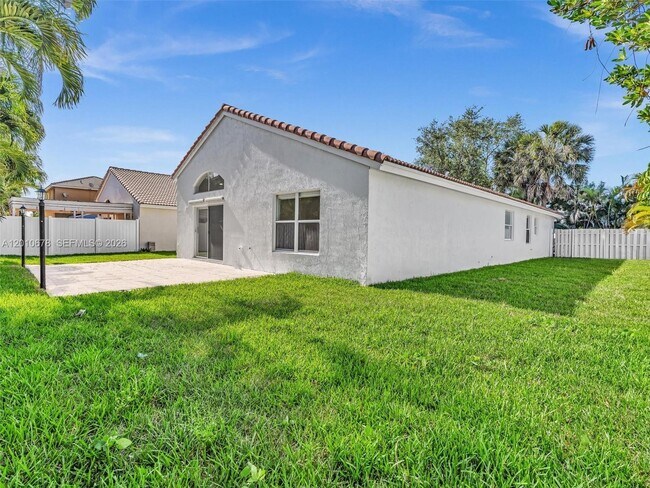 Building Photo - 3863 SW 53rd Pl