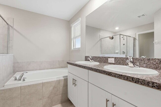 Building Photo - 7023 Samuel Ivy Dr