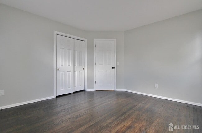 Building Photo - 516-520-520 Hamilton Blvd