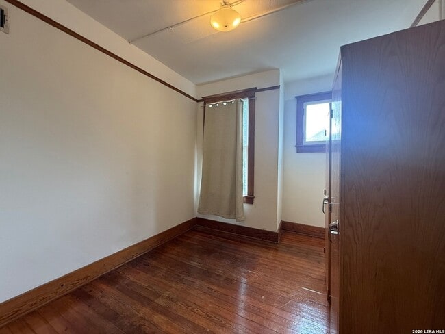 Building Photo - 111 Leigh St