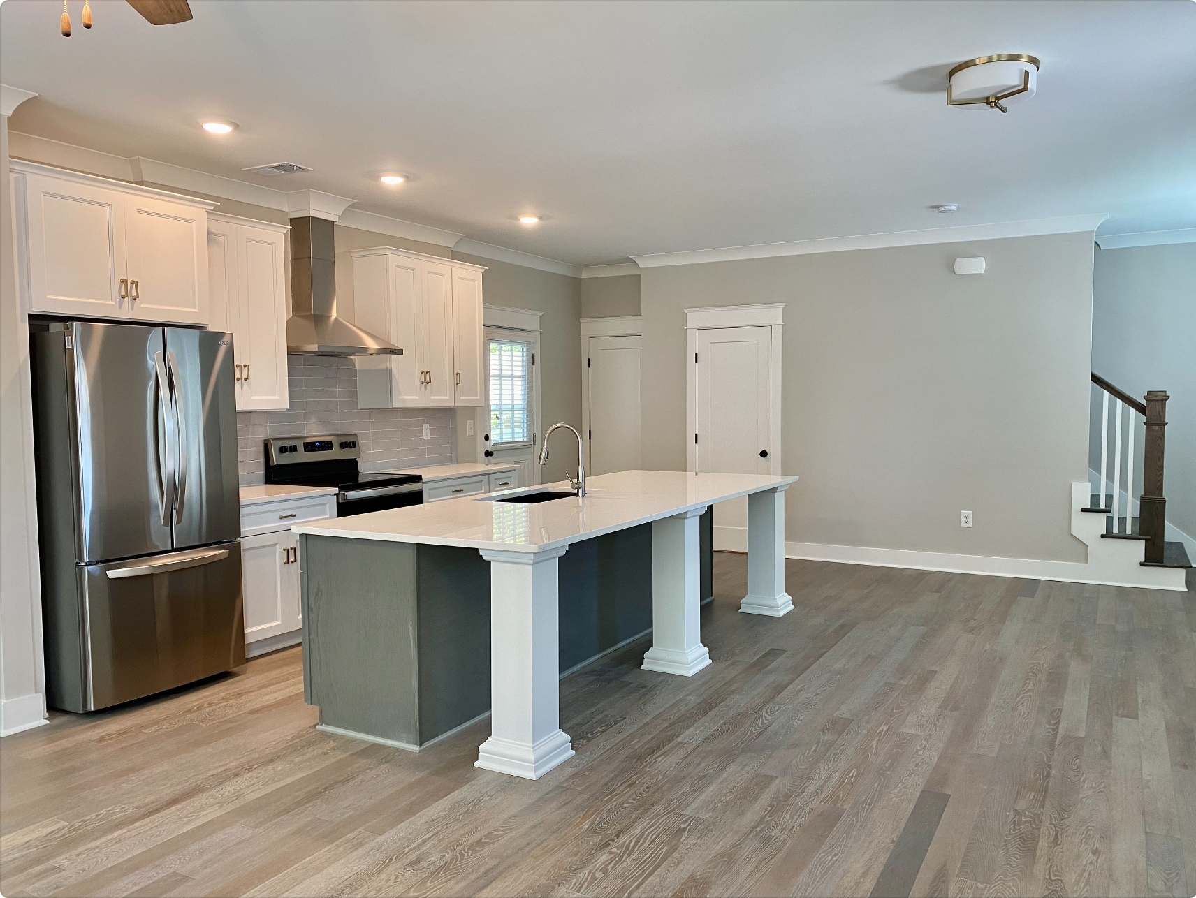 Building Photo - 1001 Thomas Ave