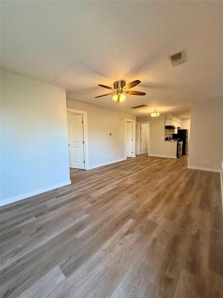 Building Photo - 511 Central Ave