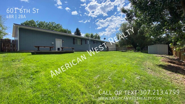 Building Photo - 601 6th St