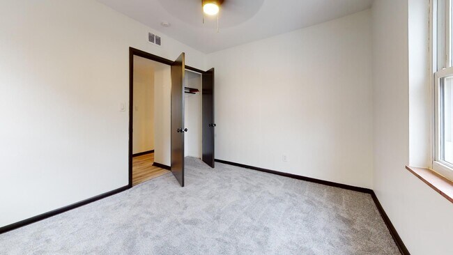 Building Photo - Parma - 2 Bedroom - 3rd Floor Unit
