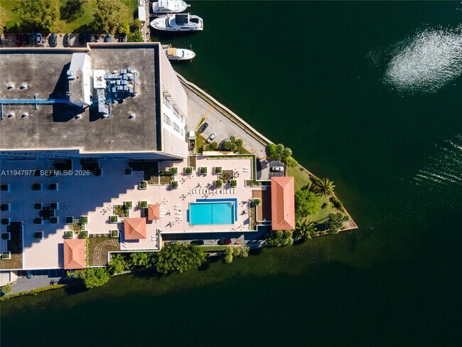 Building Photo - 290 174th St St