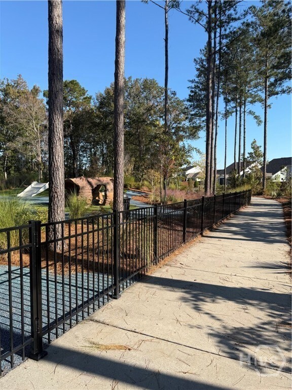 Building Photo - 247 Crosstown Ave