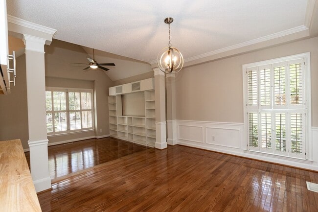 Building Photo - Meticulous Four Bedroom Dream Home!