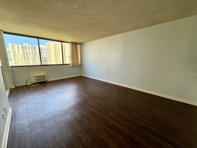 Building Photo - 55S S Kukui St